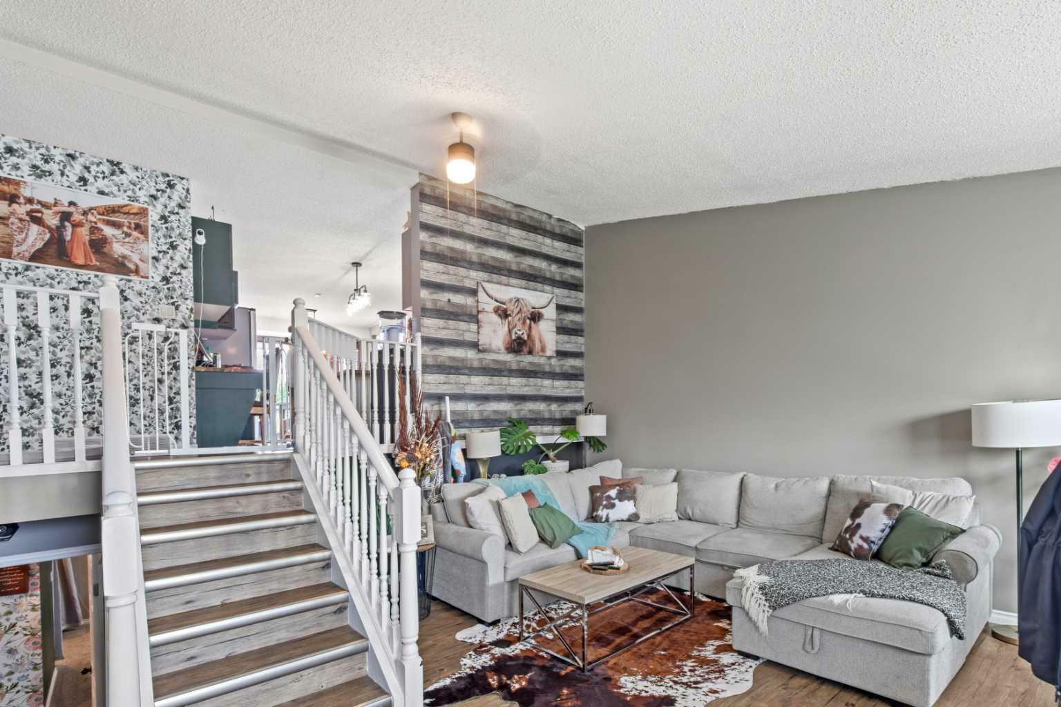 Property Photo:  9038 103 Avenue  AB T8X 1H3 