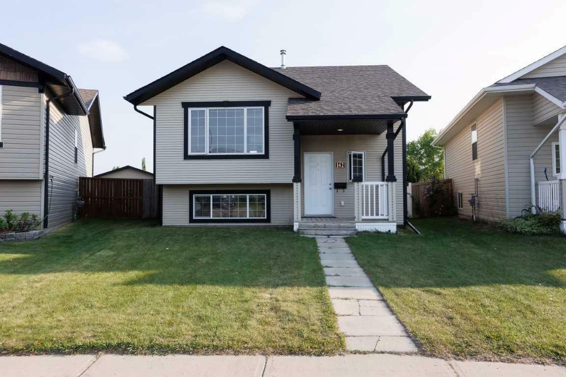 Property Photo: 162 Lanterman Close AB T4R 3N8