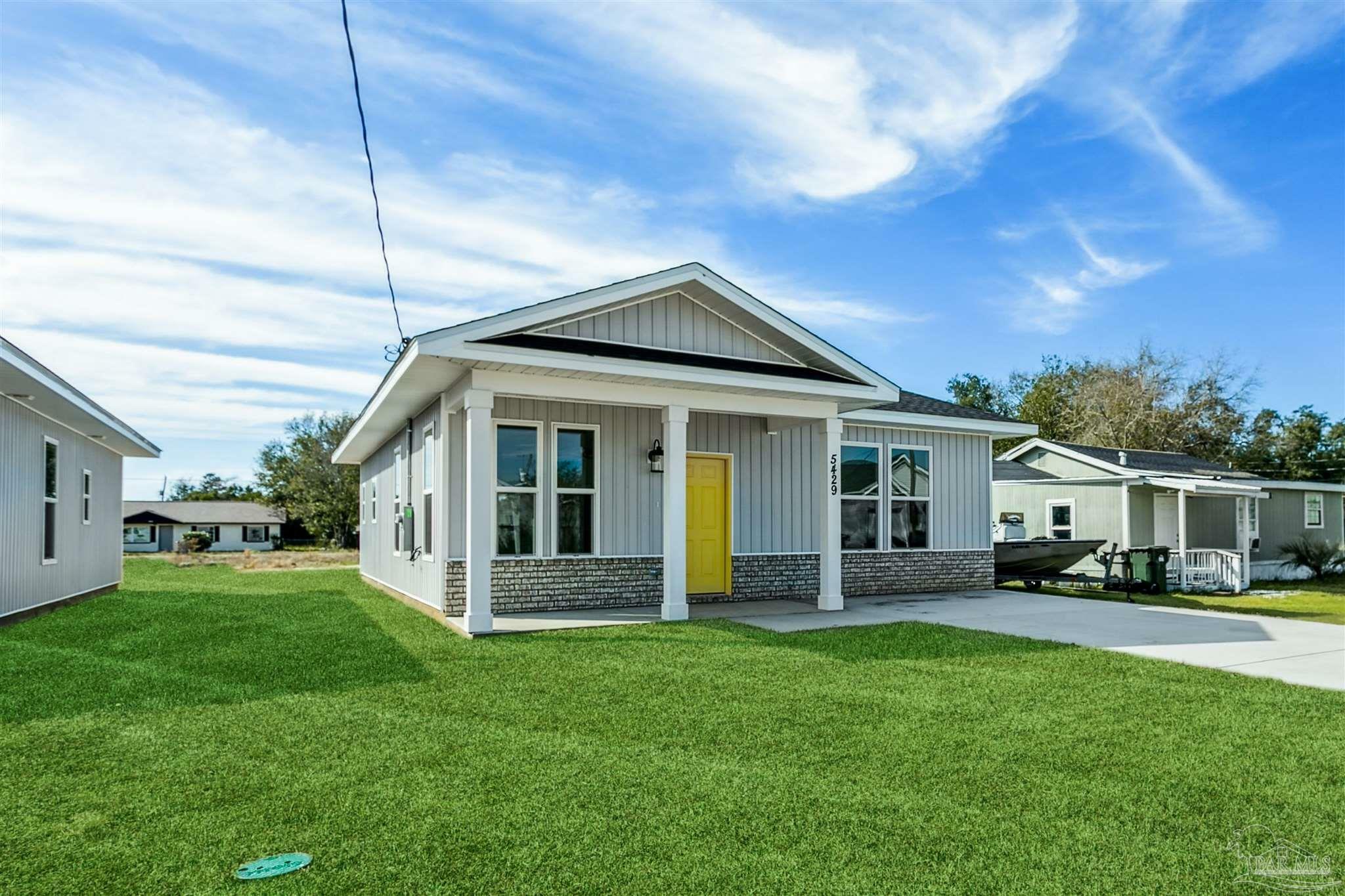 Property Photo: 5422 Kee Memorial Dr FL 32507