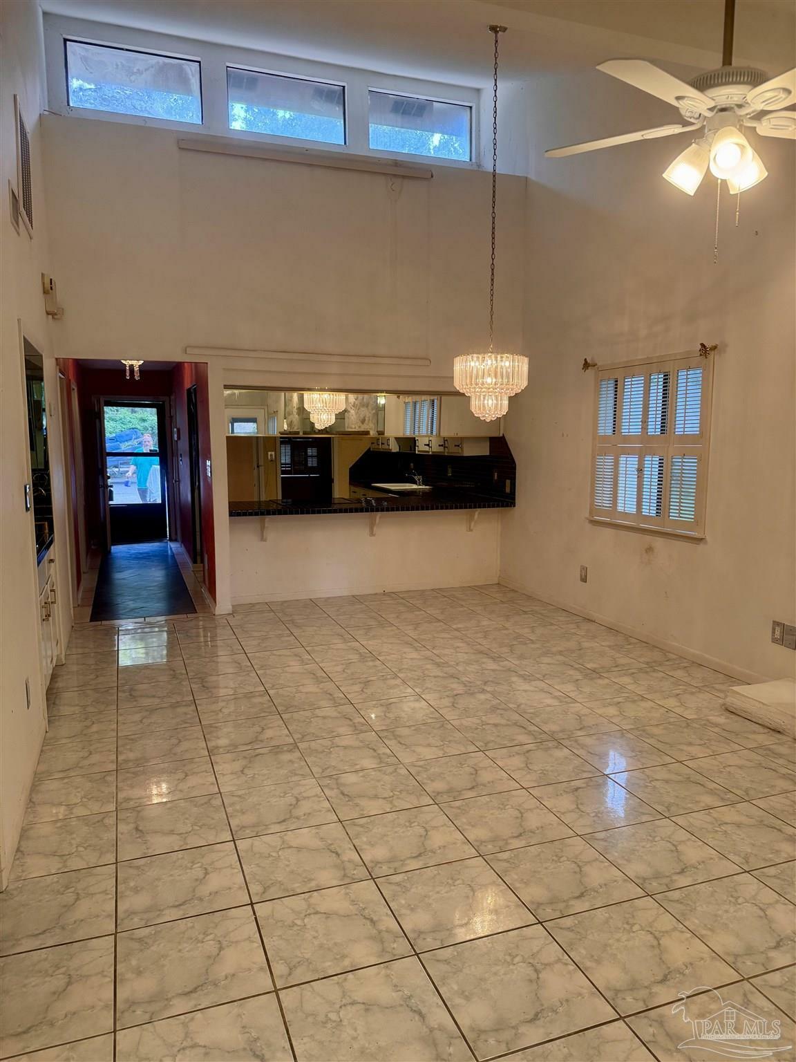 Property Photo: 6077 Hilburn Rd FL 32504