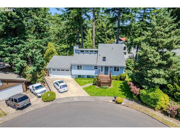 Property Photo:  975 SW Florence Ct  OR 97080 