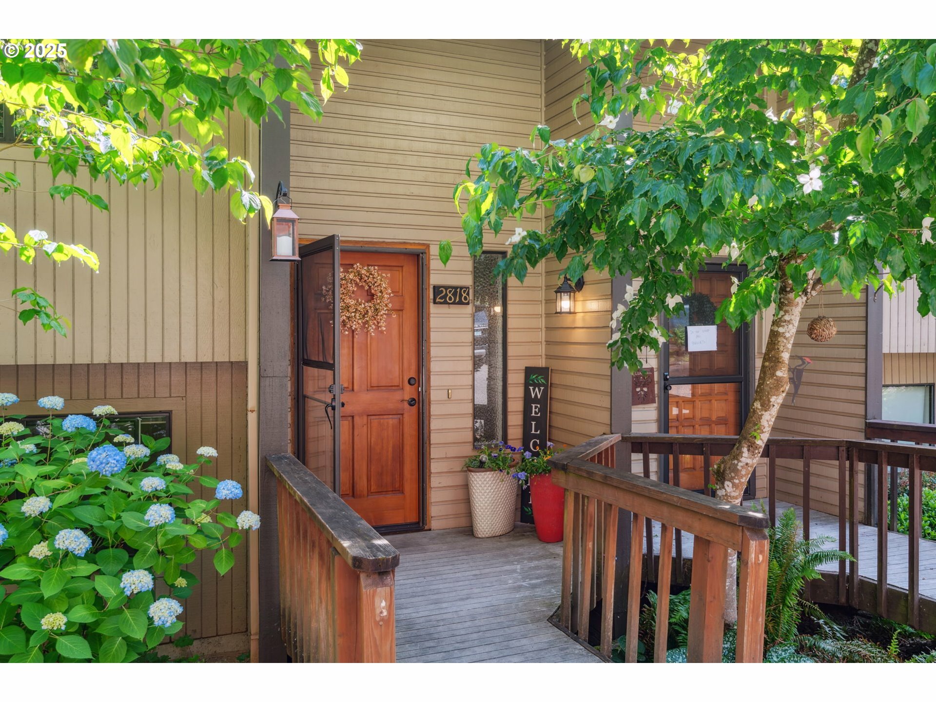 Property Photo: 2818 Treetop Ln OR 97068