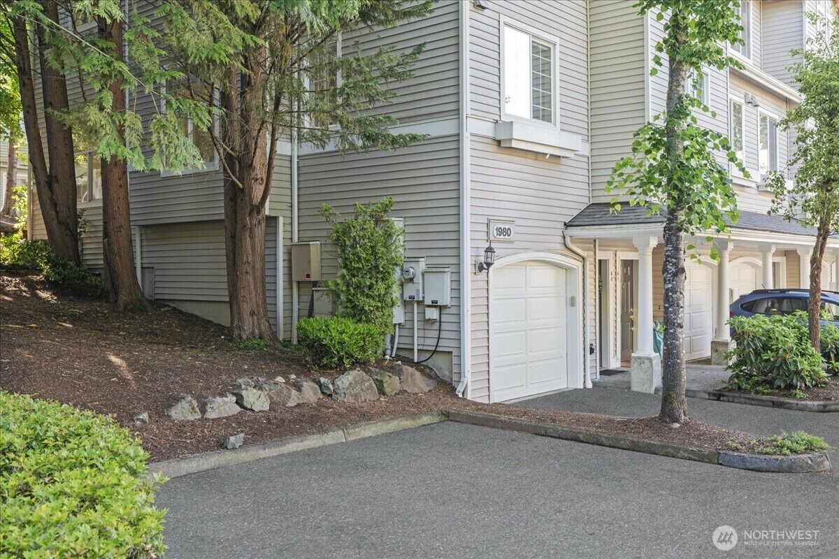 Property Photo: 1980 132nd Avenue SE 40 WA 98005