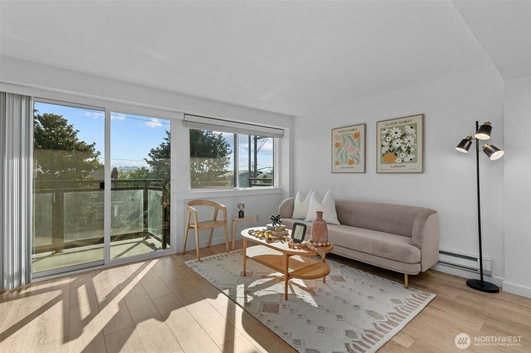 Property Photo: 1601 Taylor Avenue N 303 WA 98109