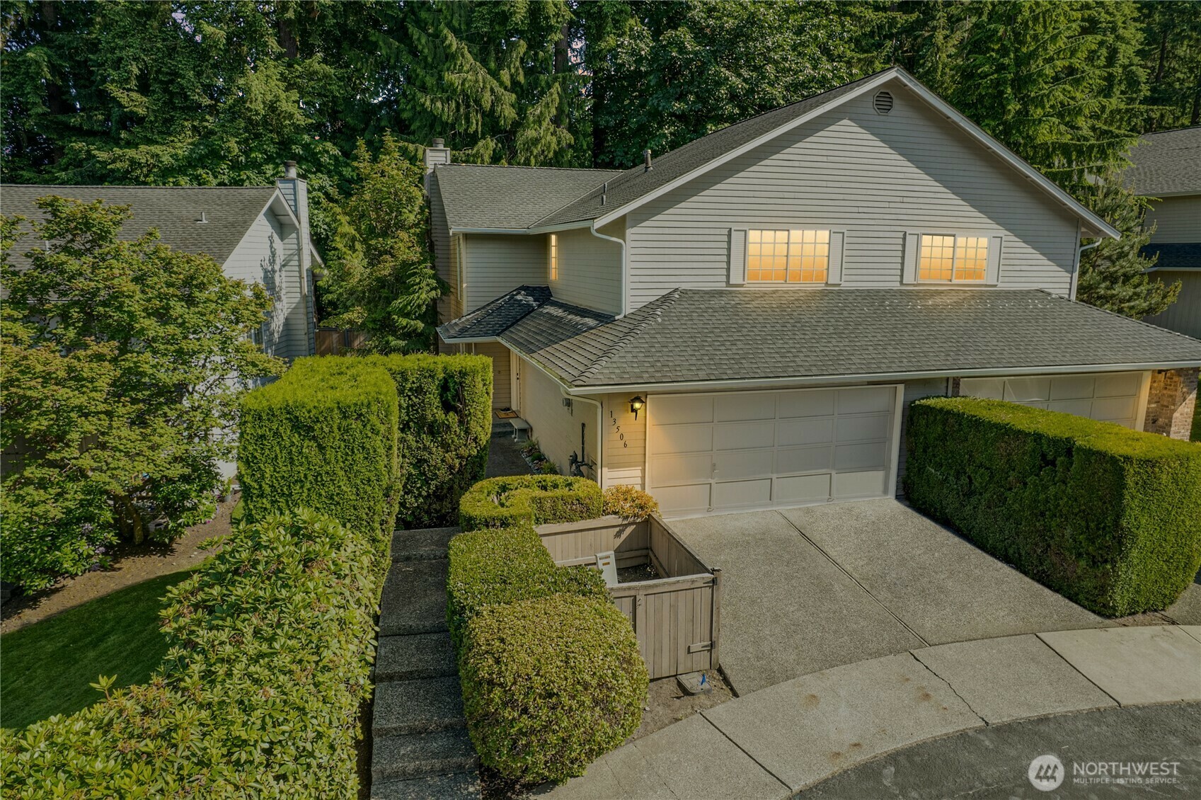 Property Photo: 13506 NE 89th Court WA 98052