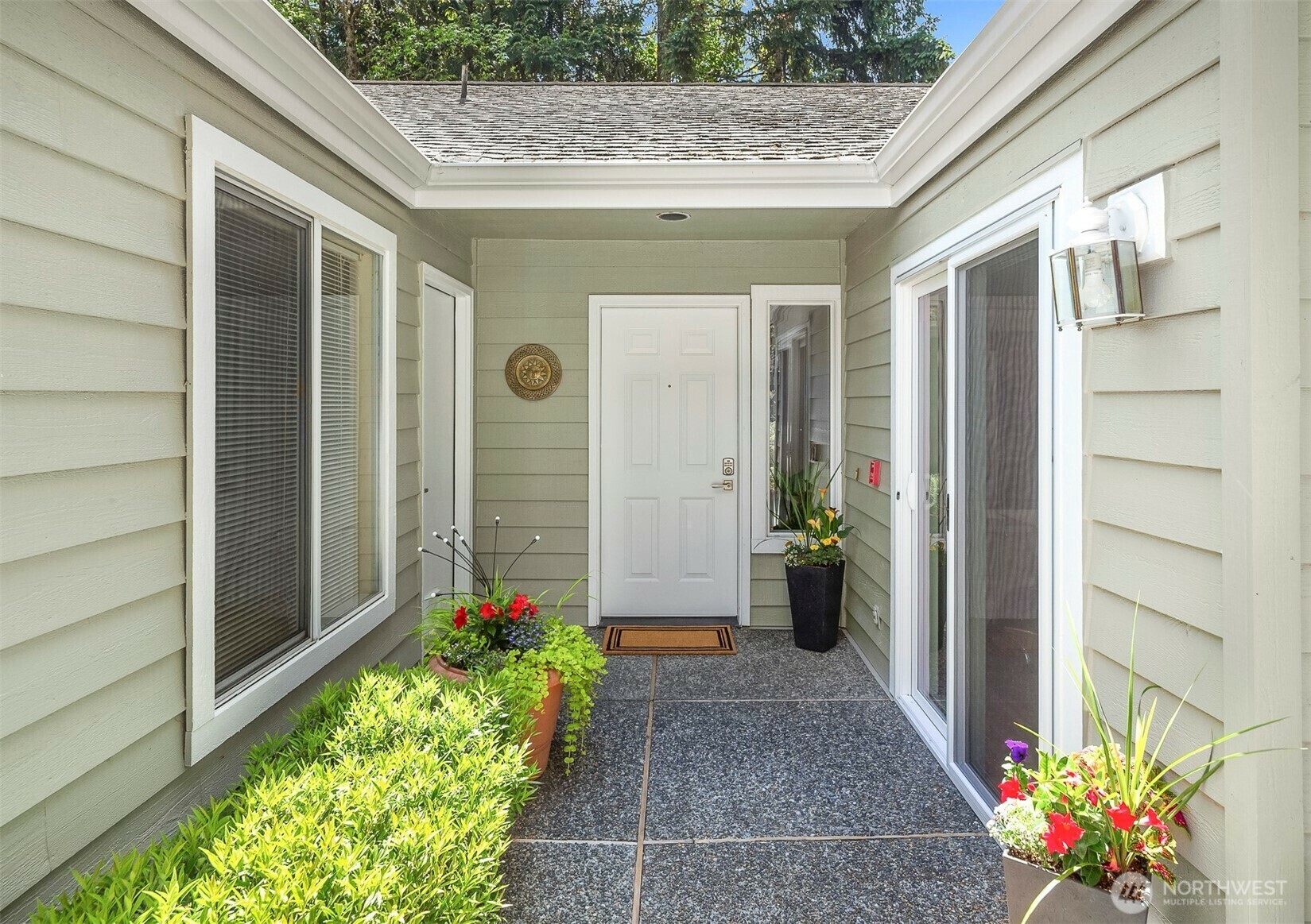Property Photo: 3673 224th Place SE 1349 WA 98029