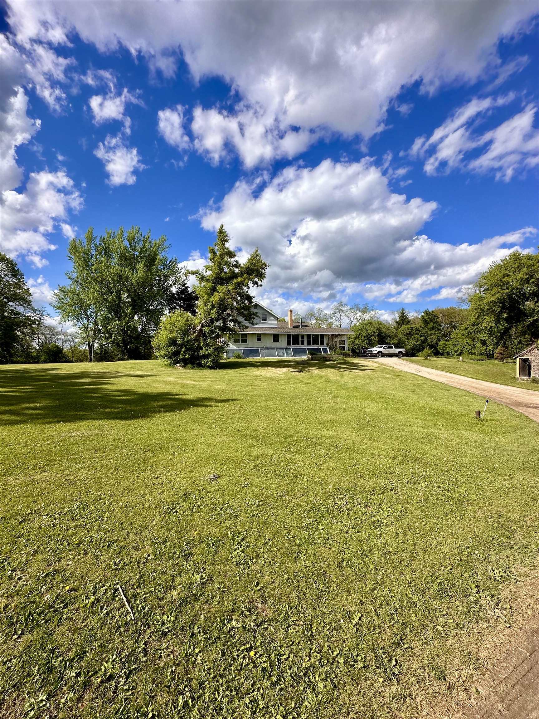Property Photo:  2611 South Road  WI 53105 