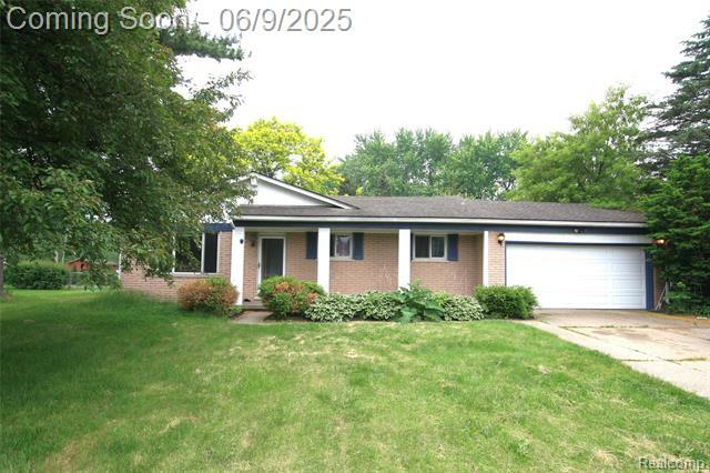 Property Photo: 6325 Clarkston Road MI 48346