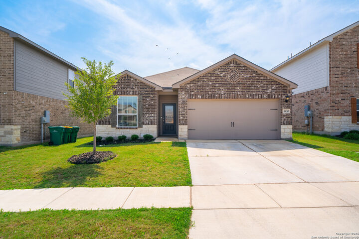 Property Photo: 6430 Thorpe TX 78109
