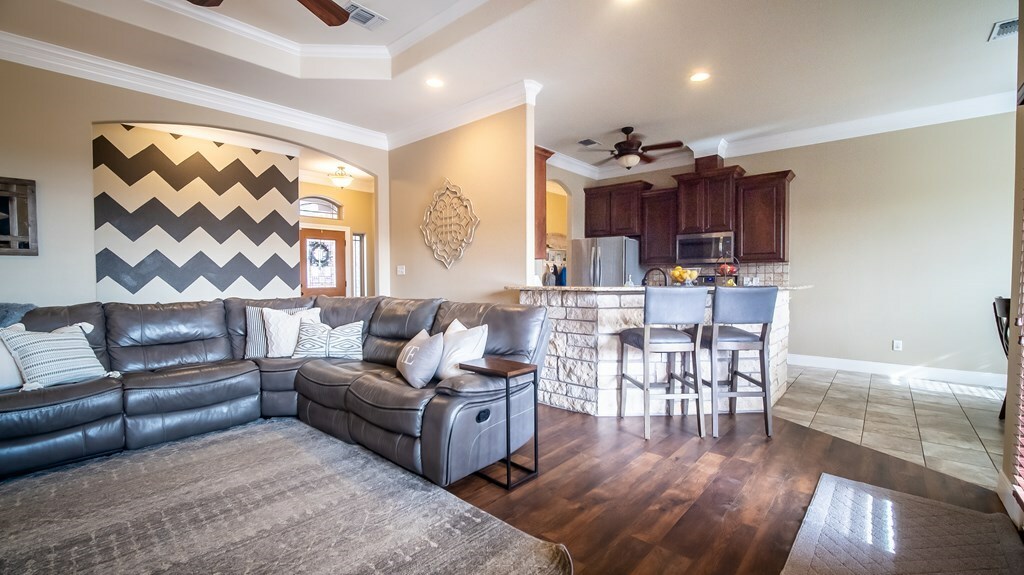 Property Photo: 5909 Melrose Ave TX 76901