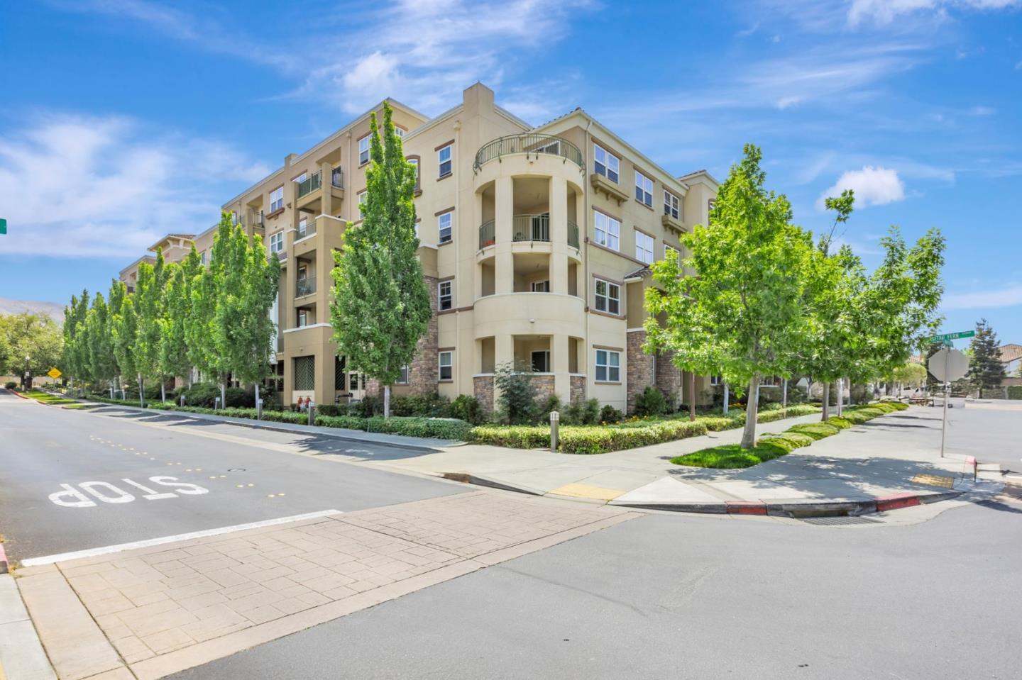 Property Photo: 49002 Cinnamon Fern Common 430 CA 94539