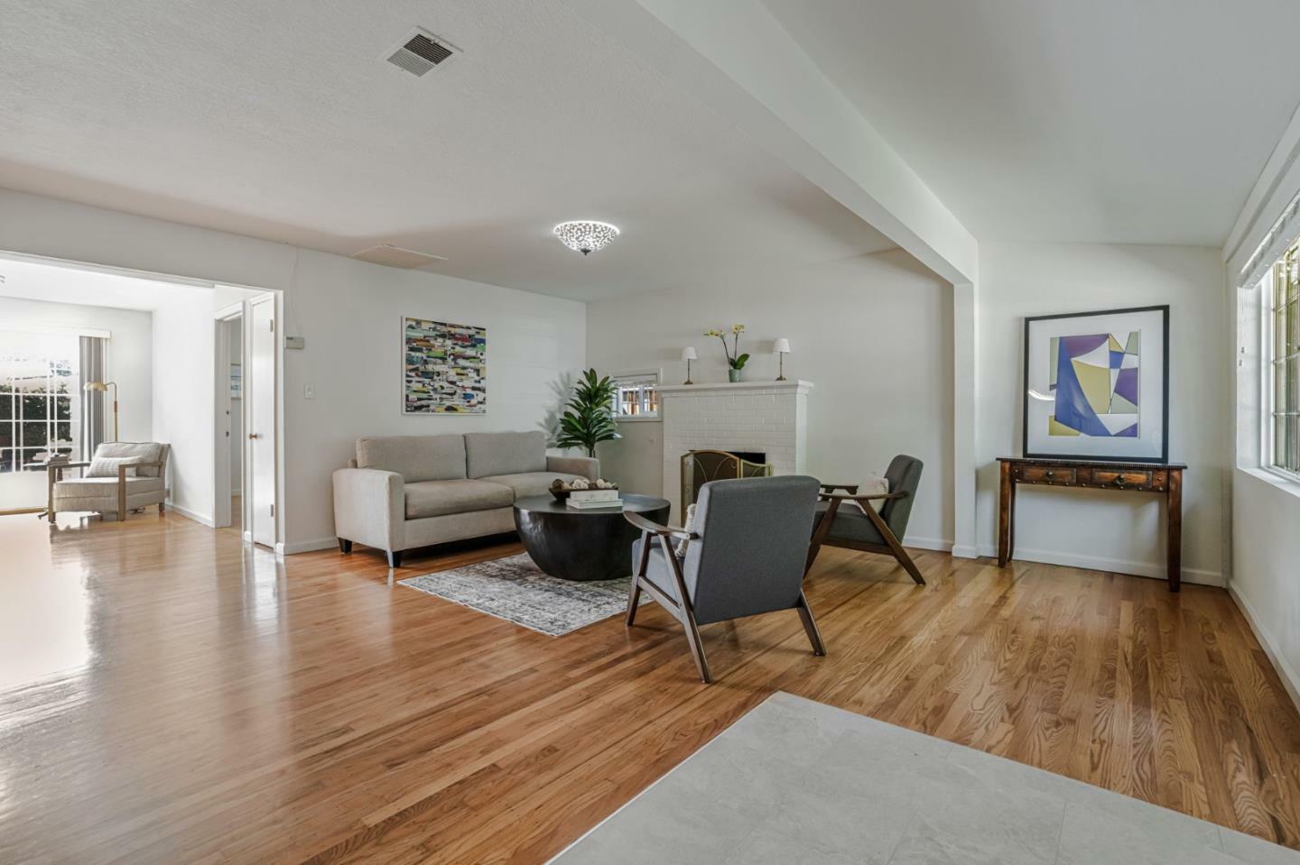 Property Photo: 1320 Windermere Avenue CA 94025