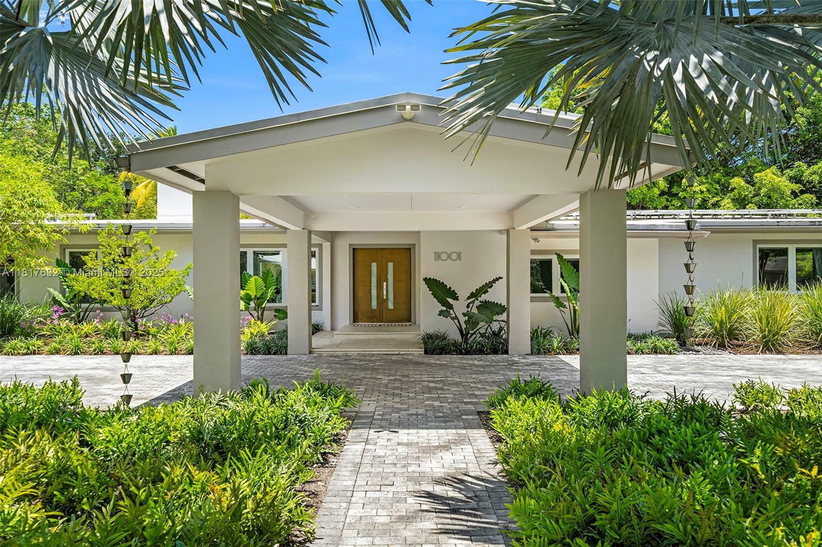 Property Photo: 11001 SW 64th Ave FL 33156