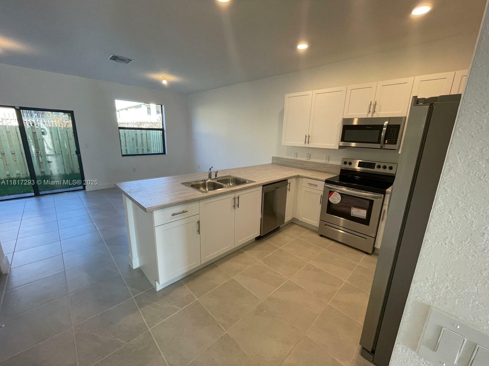 Property Photo: 805 NE 211 St FL 33179