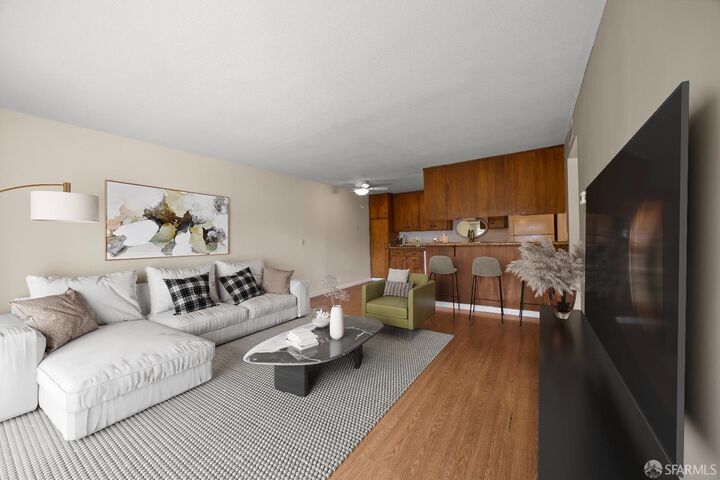 Property Photo: 1458 Hudson Street 111 CA 94061