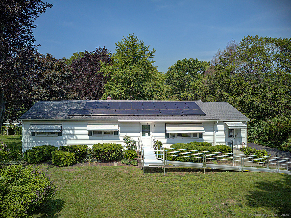Property Photo: 1753 Litchfield Turnpike CT 06525