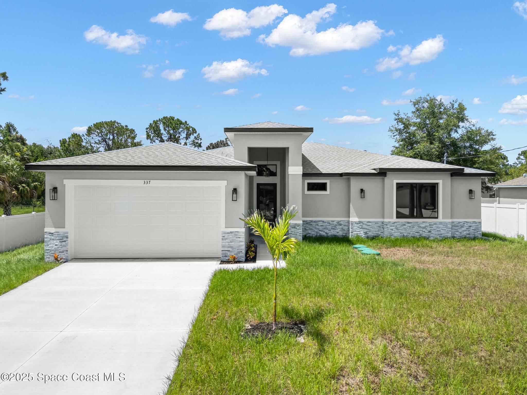 Property Photo: 337 Fifer Street SE FL 32909