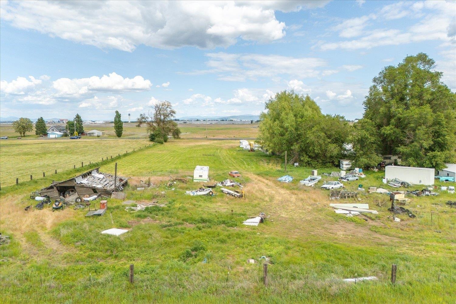 Property Photo: 10910 W 53rd Ave WA 99224