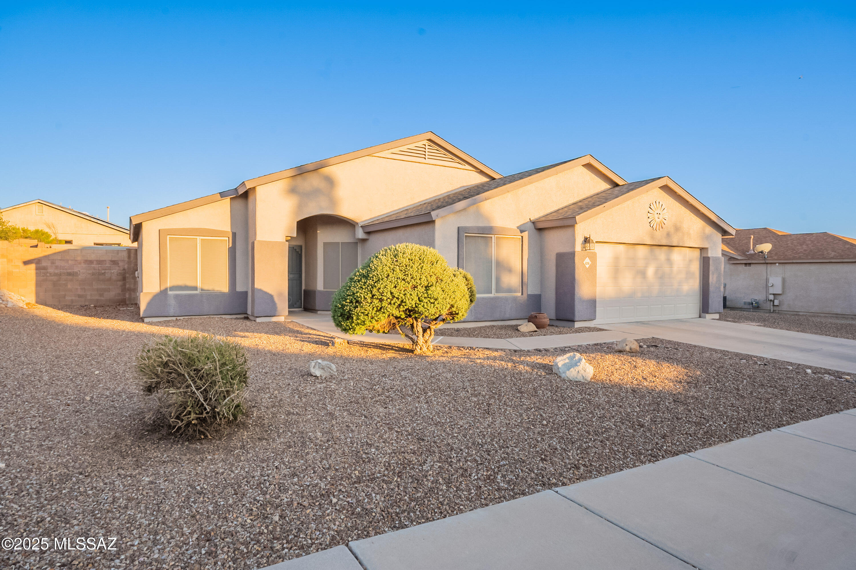 Property Photo:  8316 N Pink Pearl Way  AZ 85741 