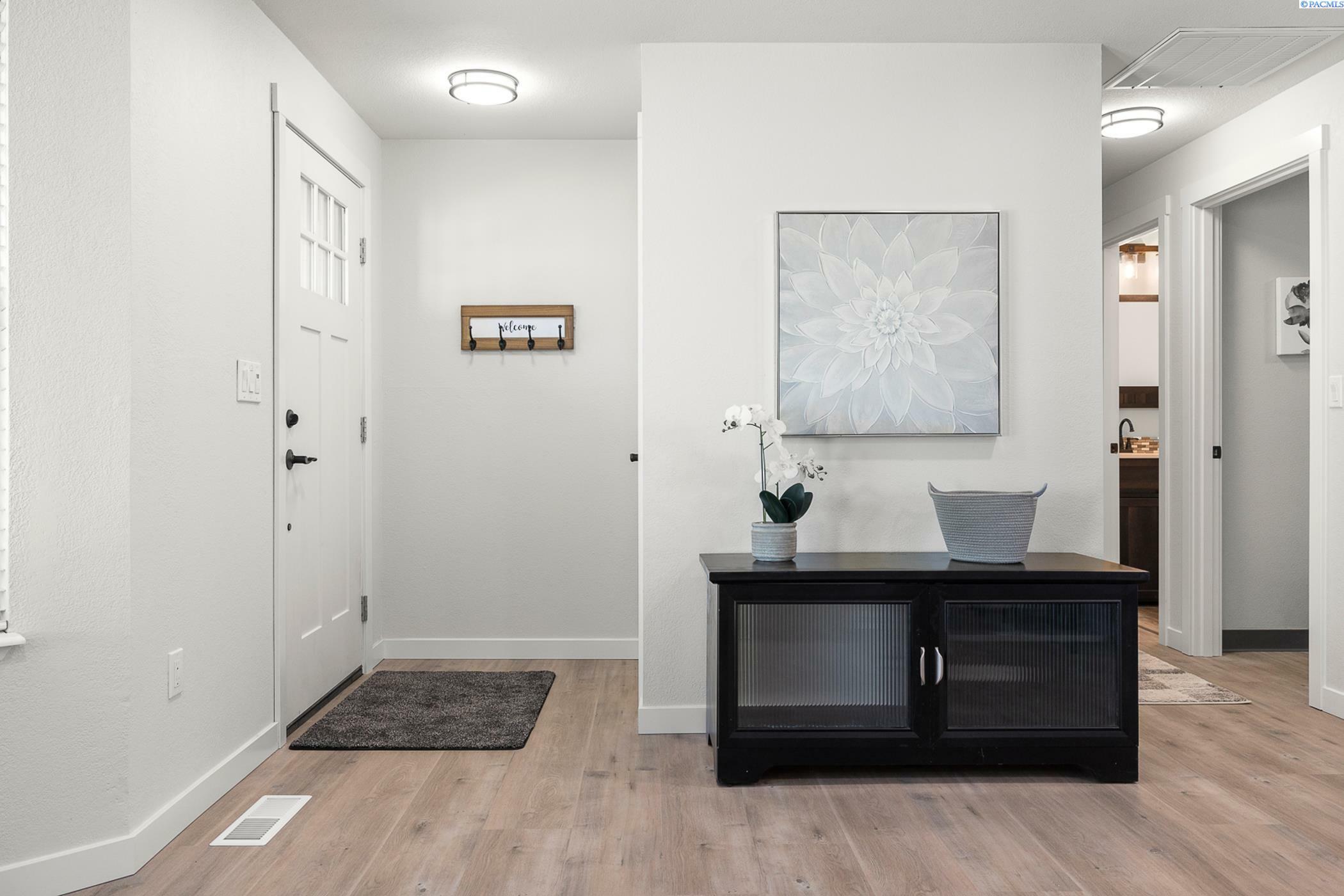 Property Photo: 1830 W 23rd WA 99337