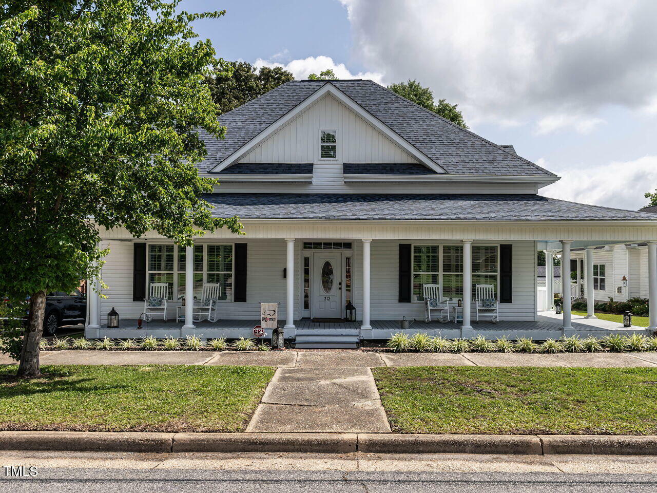 Property Photo: 212 W Church Street NC 27504