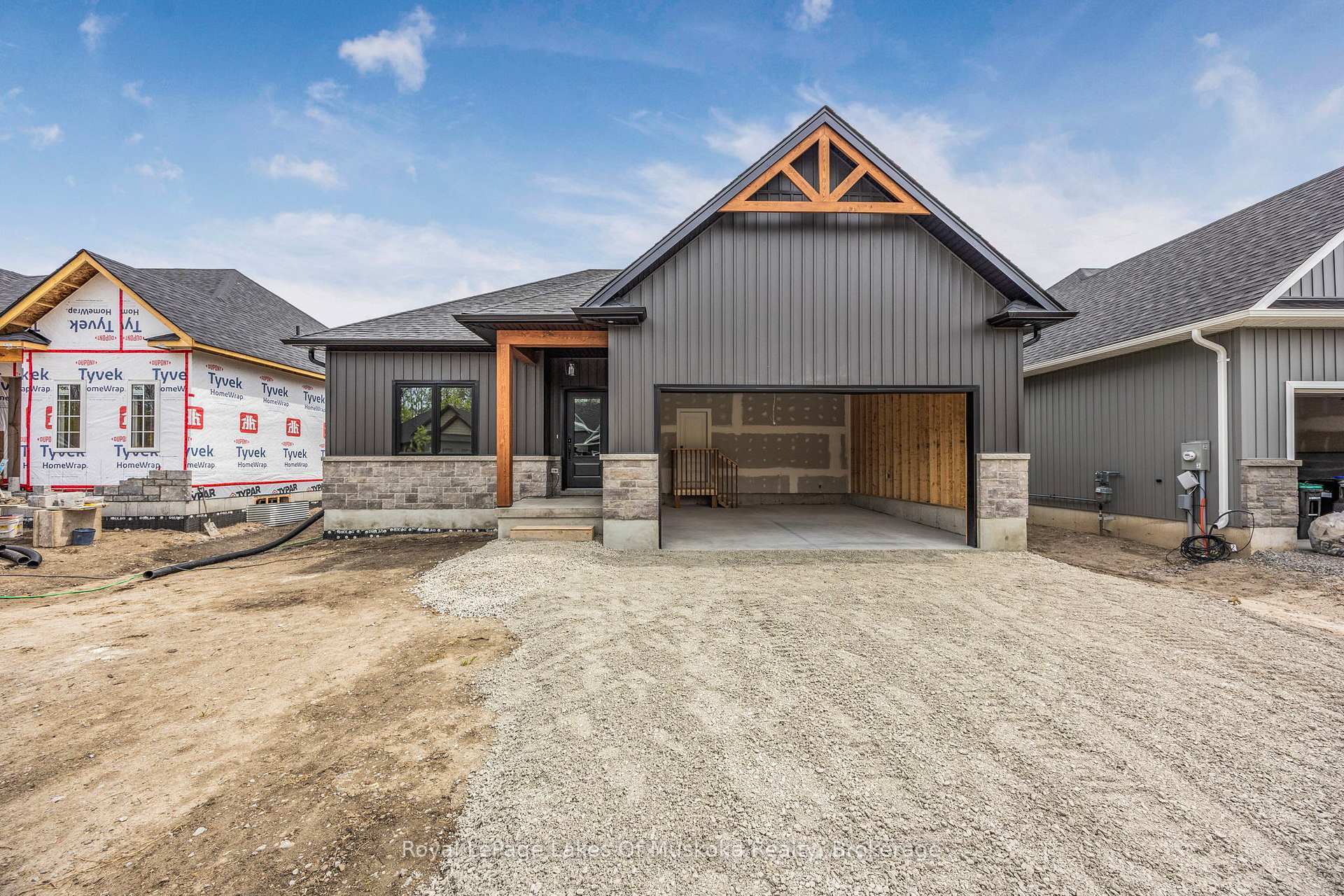 Property Photo: 128 Brandon Avenue ON L0K 1E0