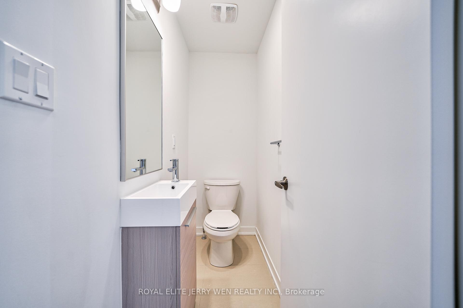 Property Photo: 70 Green Gardens Boulevard 7 ON M6A 0E6
