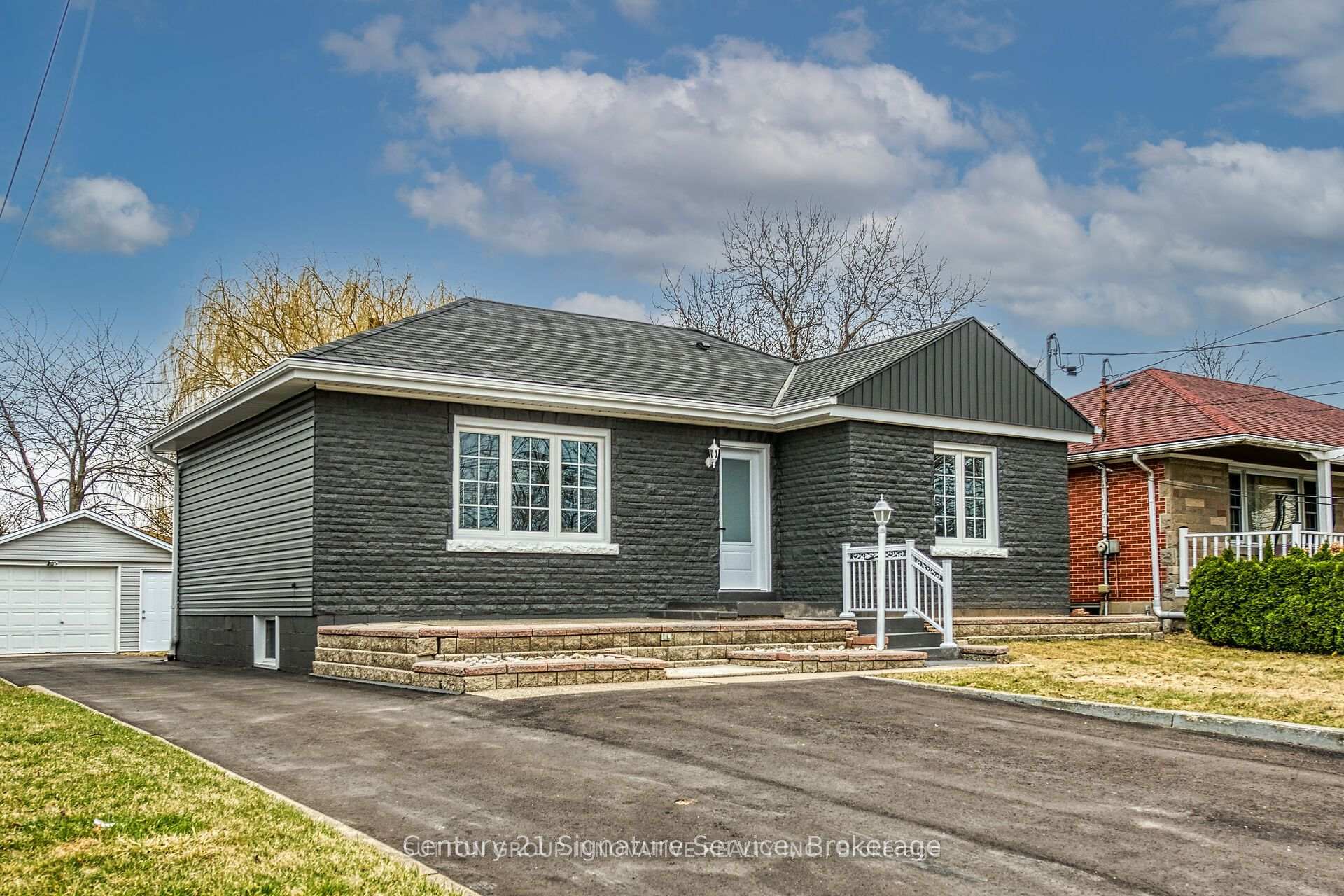 Property Photo: 346 Pottruff Road N ON L8H 2M4