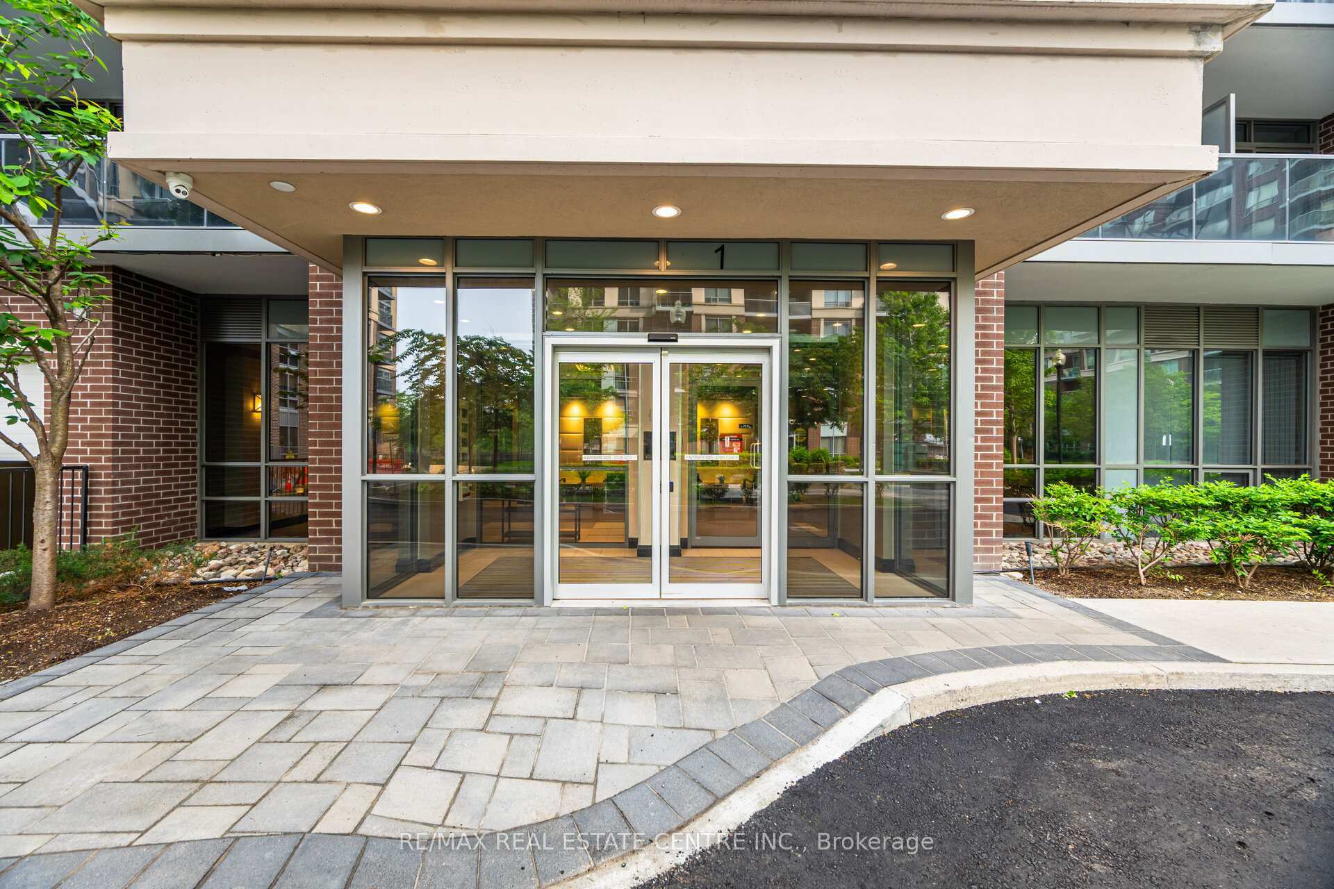 Property Photo: 1 Michael Power Place 613 ON M9A 0A1