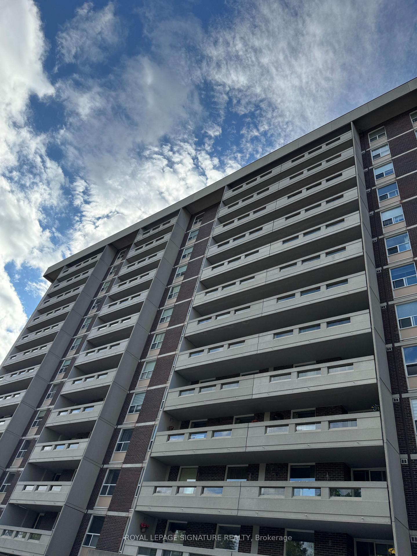 Property Photo: 60 Inverlochy Boulevard 1210 ON L3T 4T7
