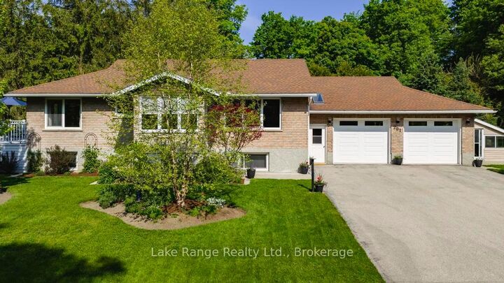 201 Shadywood Crescent  Huron-Kinloss ON N2Z 2X3 photo