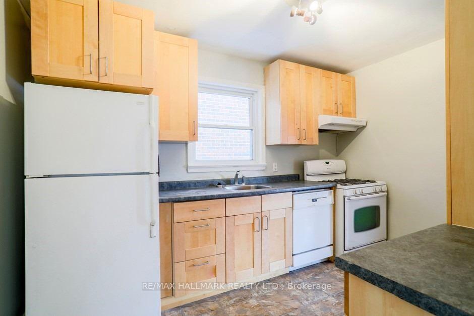 Property Photo: 18 Northview Avenue Main ON M1N 1W1