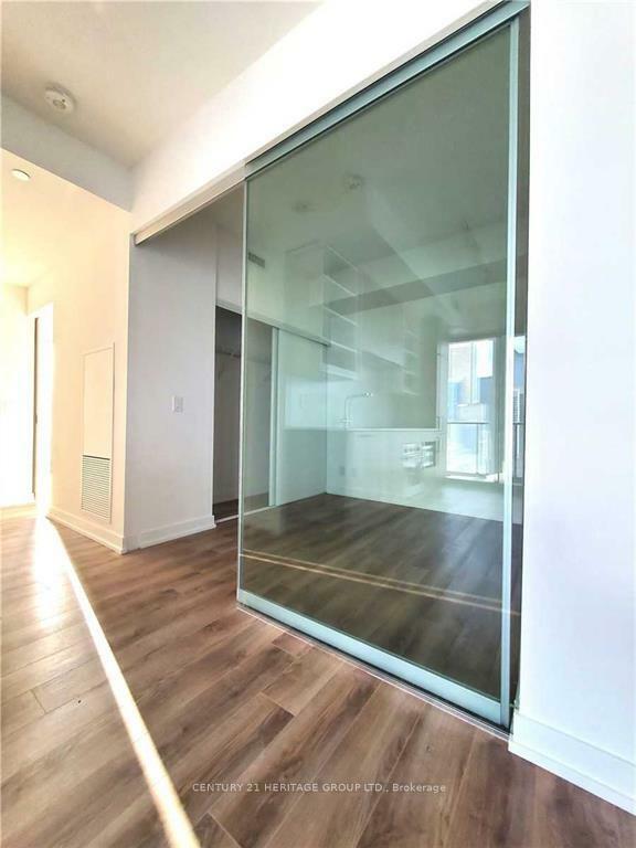 Property Photo: 20 Edward Street 2210 ON M5G 0C5