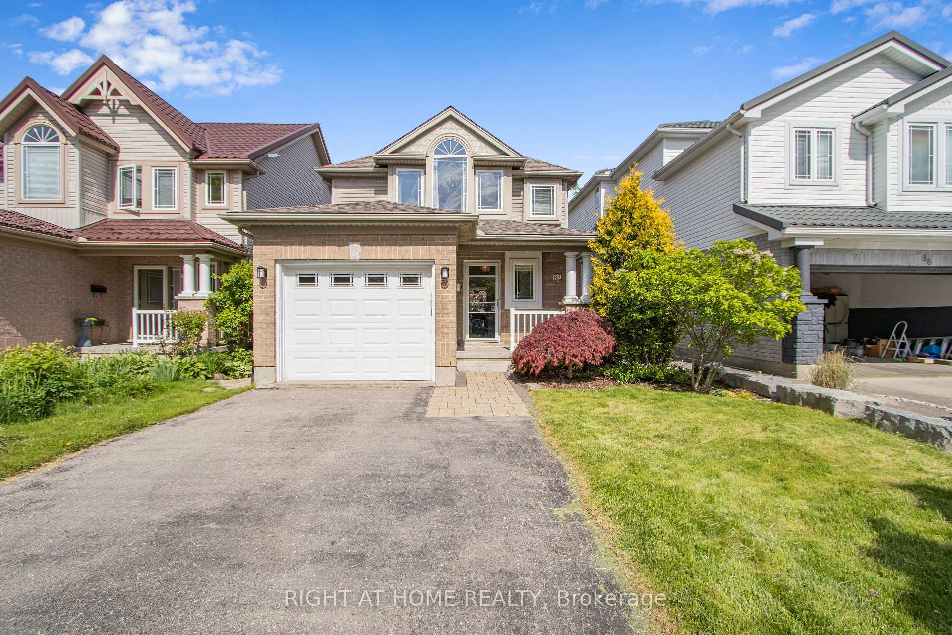 Property Photo: 82 Rossmore Court ON N6C 6B8
