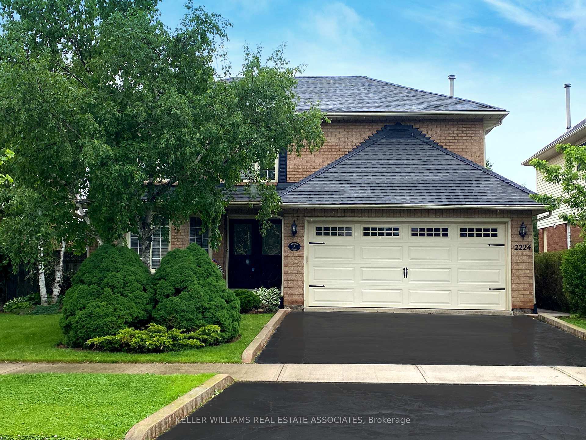 Property Photo: 2224 Vista Drive ON L7M 3N5