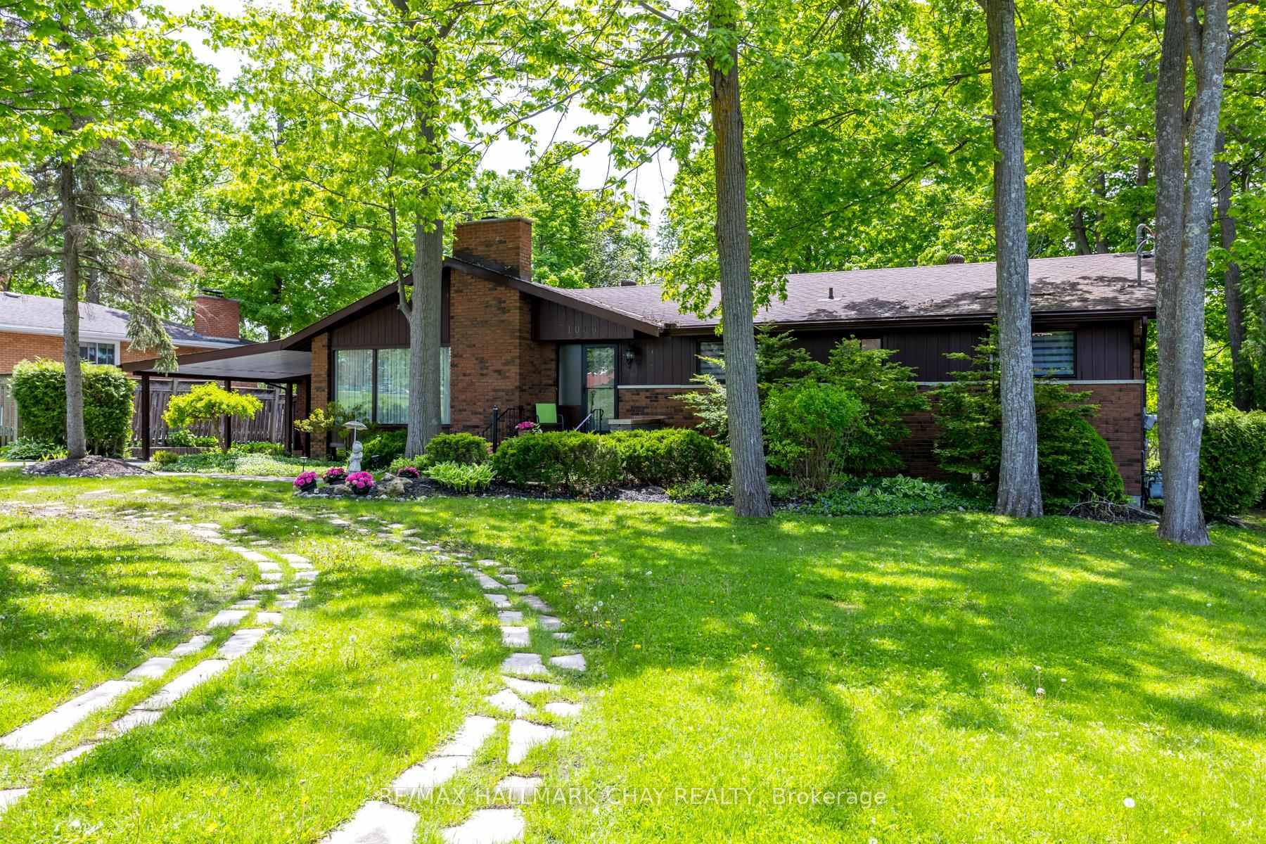 Property Photo: 1009 Fairbairn Street ON K9K 1C1