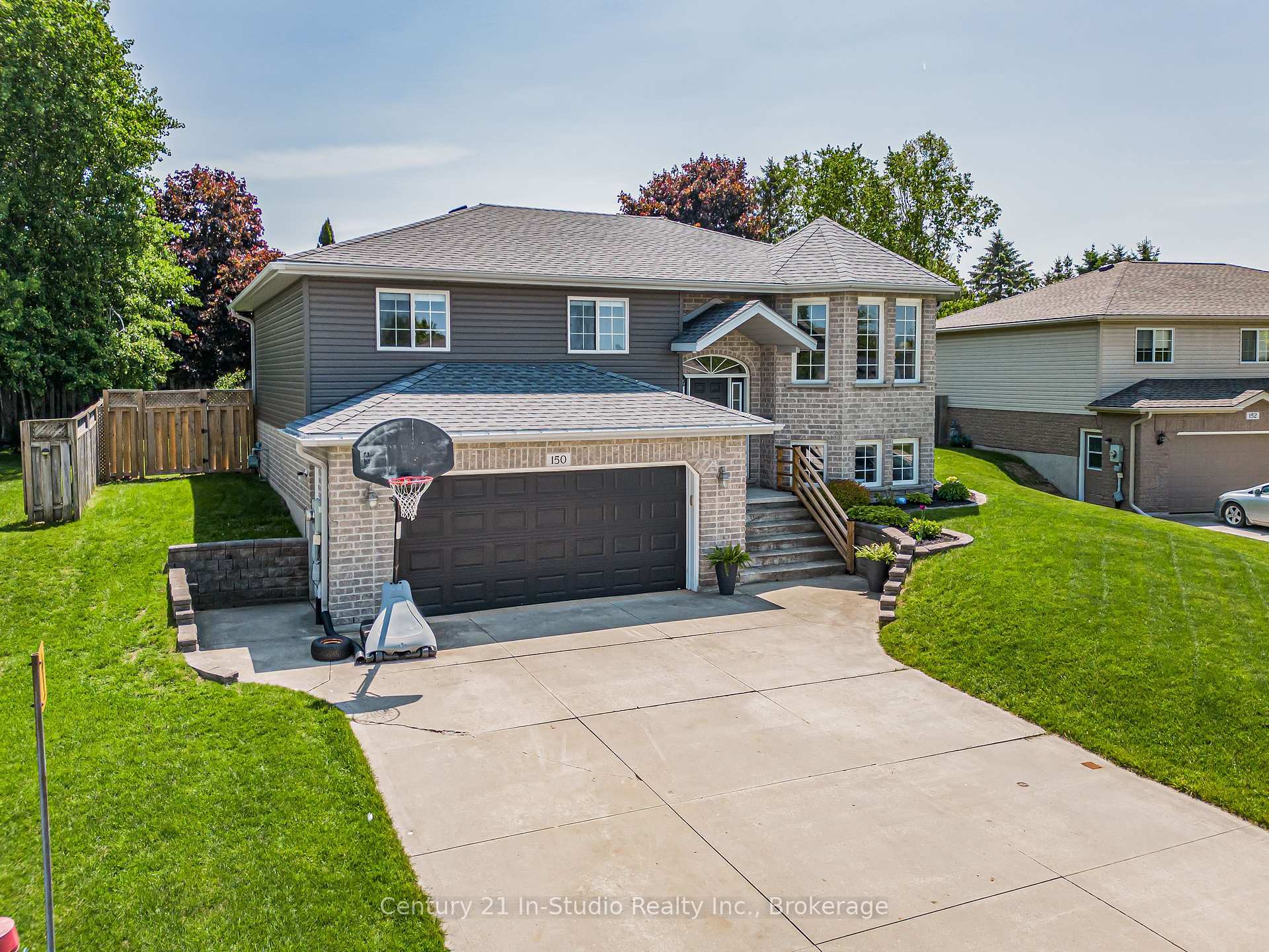 Photo de la propriété: 150 16th Avenue Crescent ON N4N 3V3