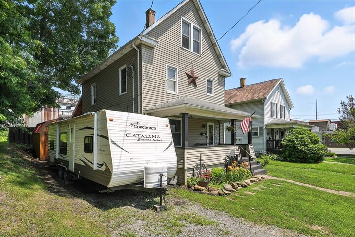 Property Photo: 225 Park St PA 16127