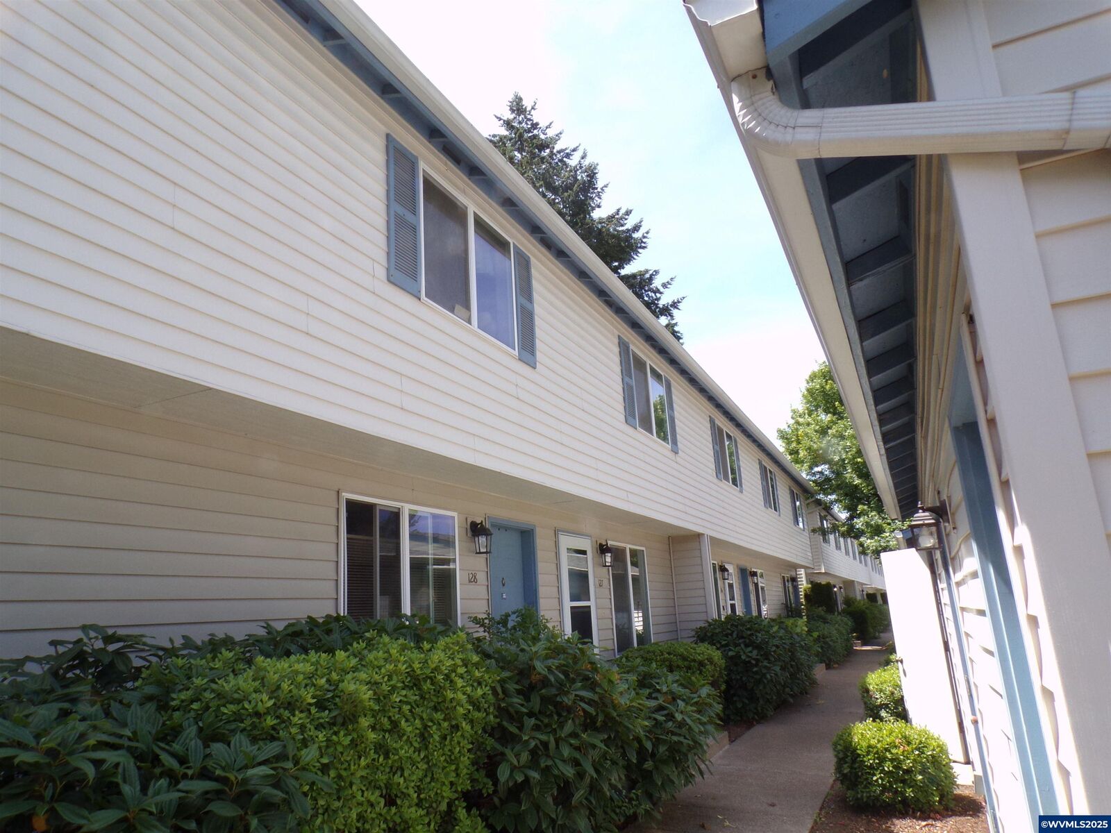 Property Photo: 4792 Lancaster #127 Dr NE OR 97305