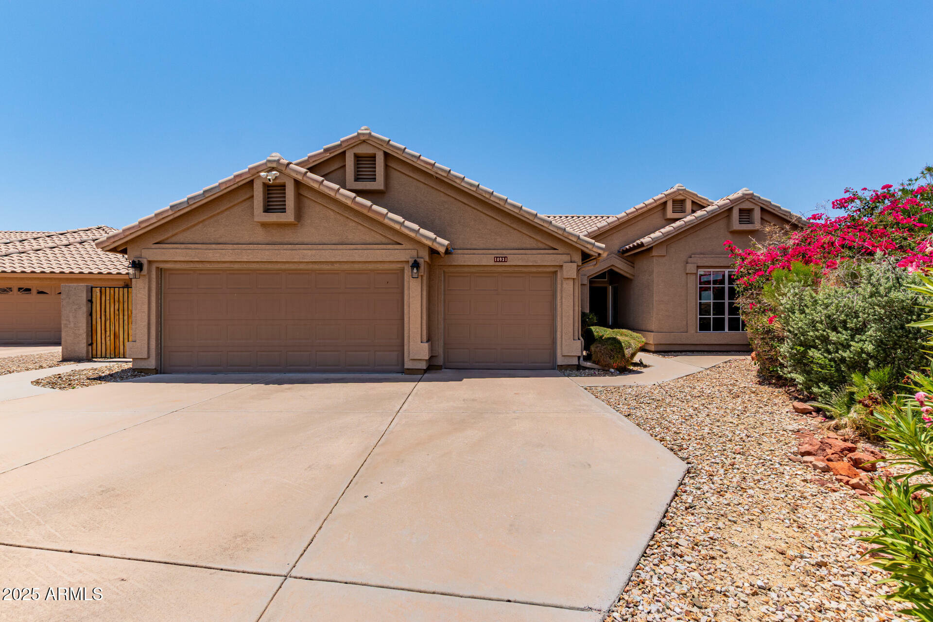 Property Photo: 10931 N 129th Way AZ 85259