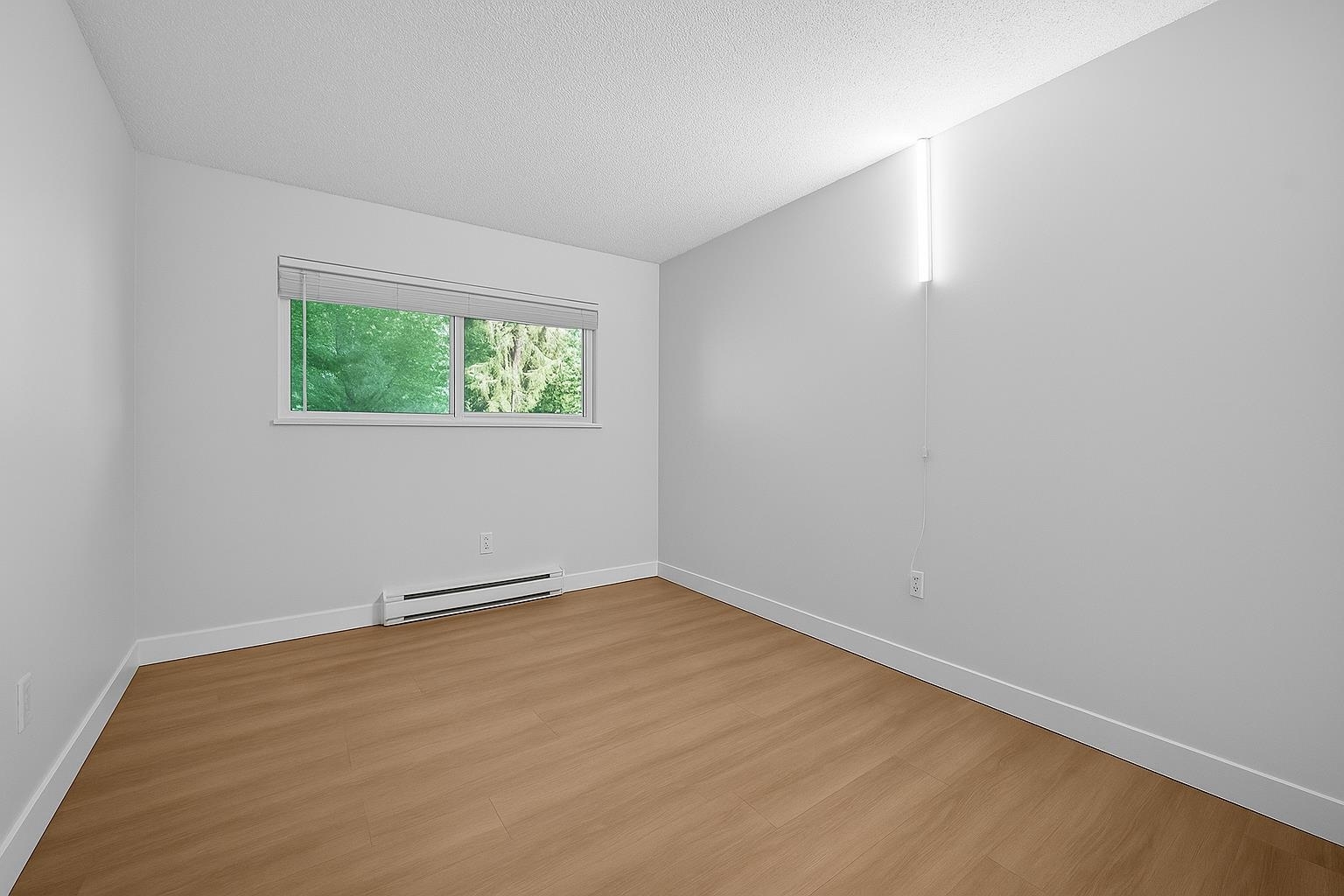 Property Photo: 33400 Bourquin Place 214 BC V2S 5G3