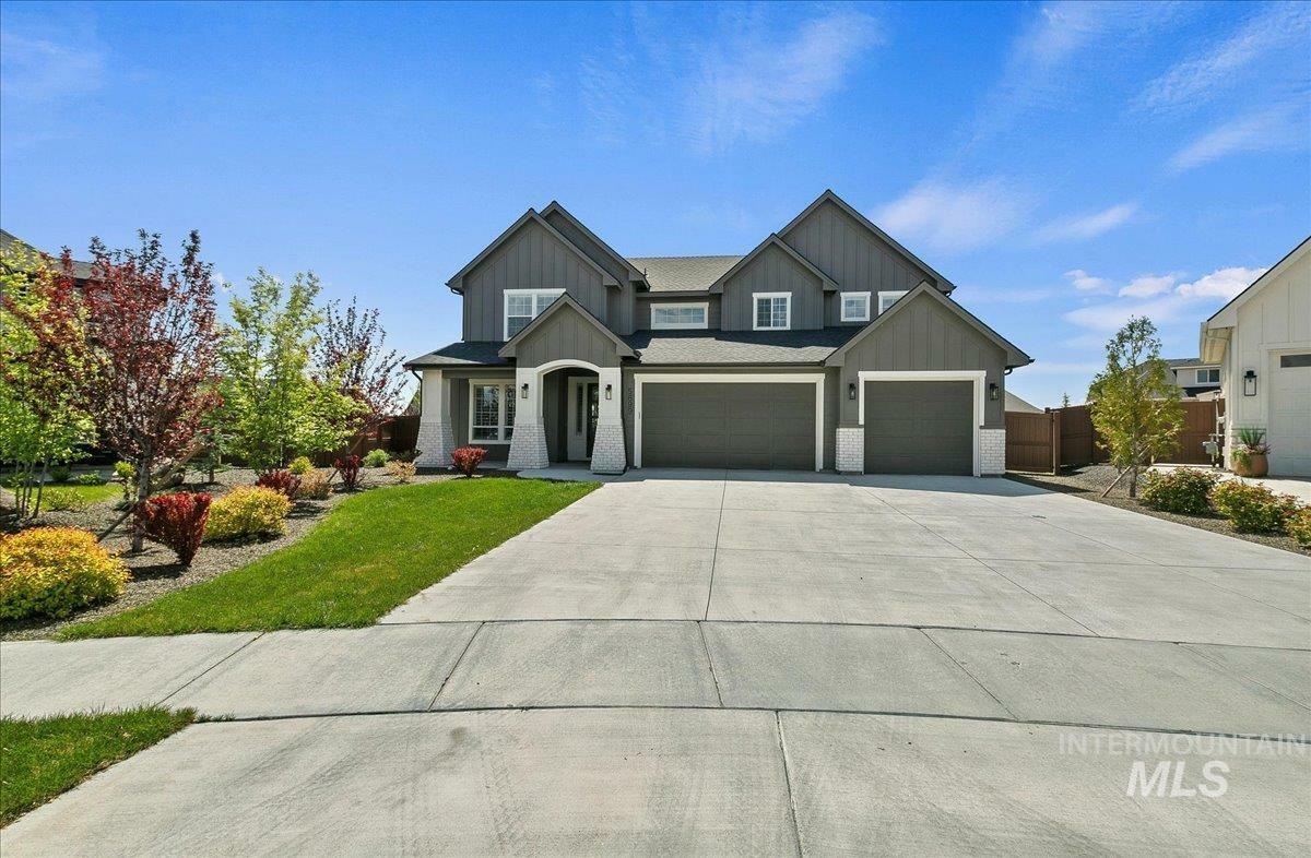 Property Photo: 5899 W Pulaski Street ID 83616