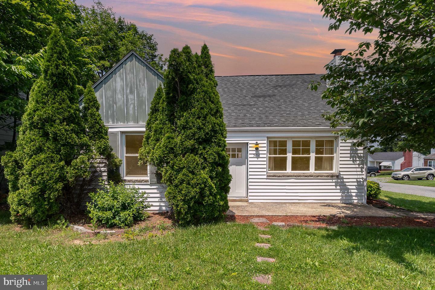 Property Photo: 5212 Locust Lane PA 17109