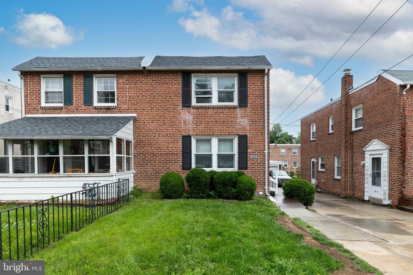 Property Photo: 1233 Roosevelt Dr 100 PA 19083