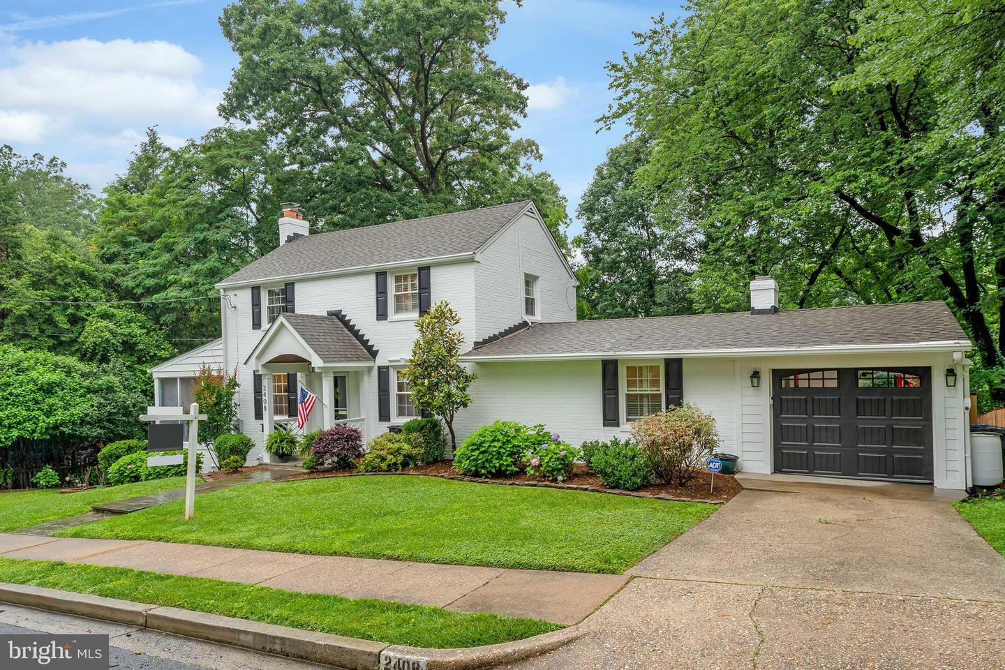 Property Photo: 2408 N Upshur Street VA 22207