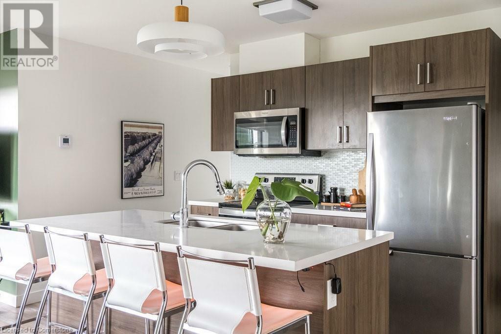 Property Photo: 467 Charlton Avenue East 404 ON L8N 1Z4