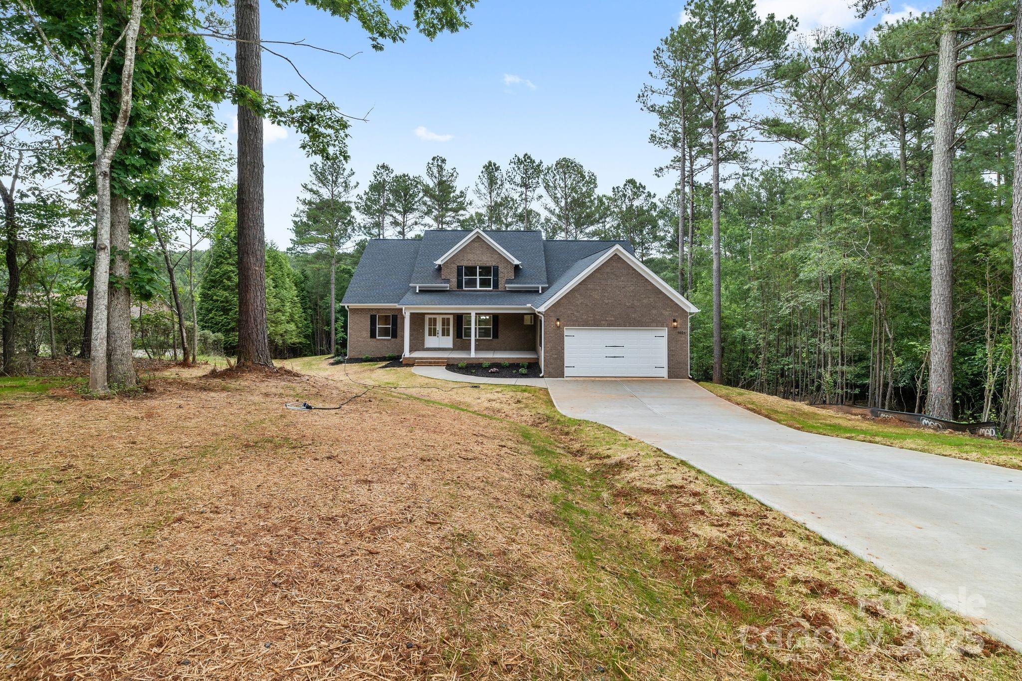 Property Photo: 5025 Harbor View Drive E NC 28630