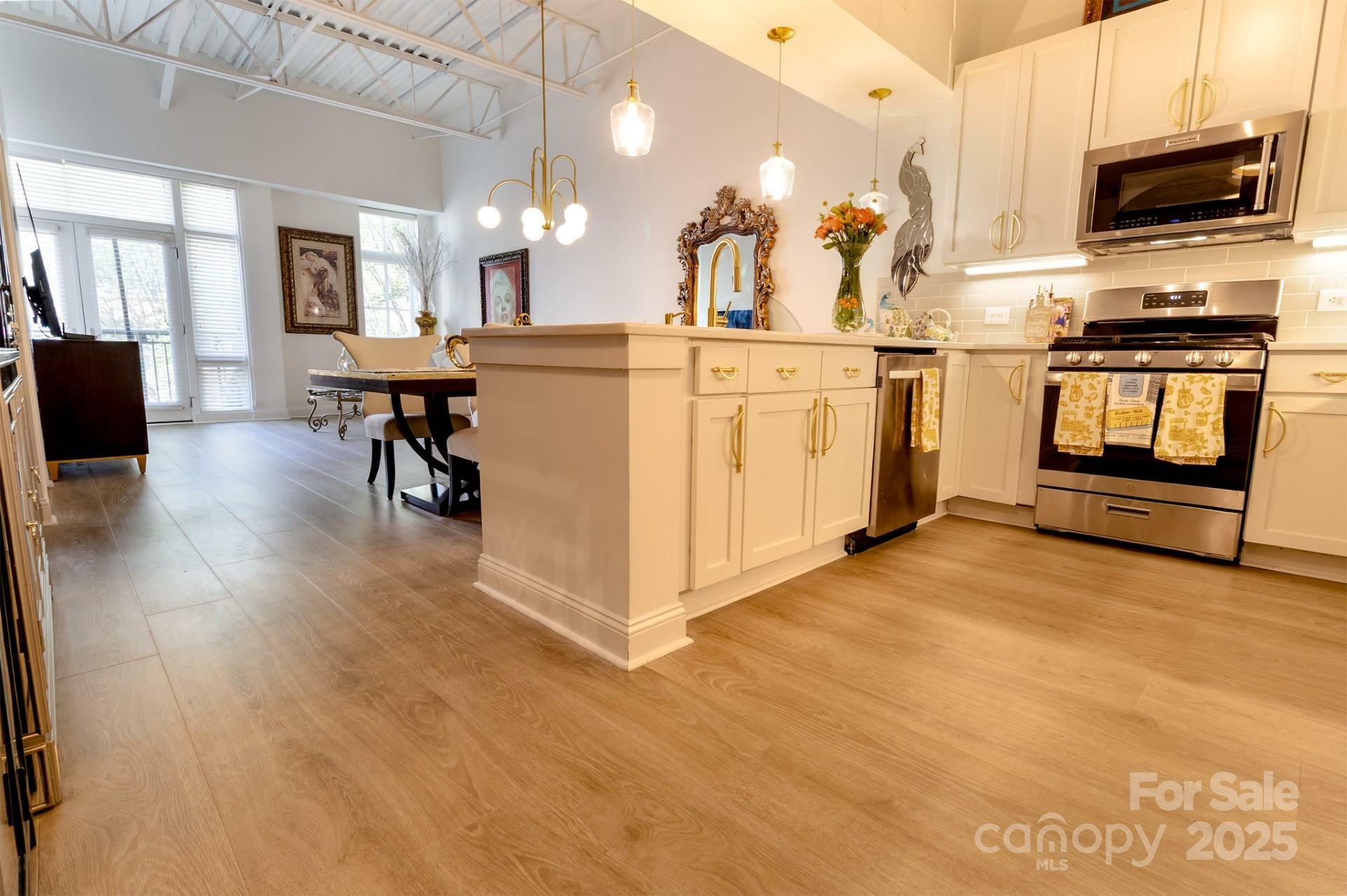 Property Photo: 720 Governor Morrison Street 221 NC 28211