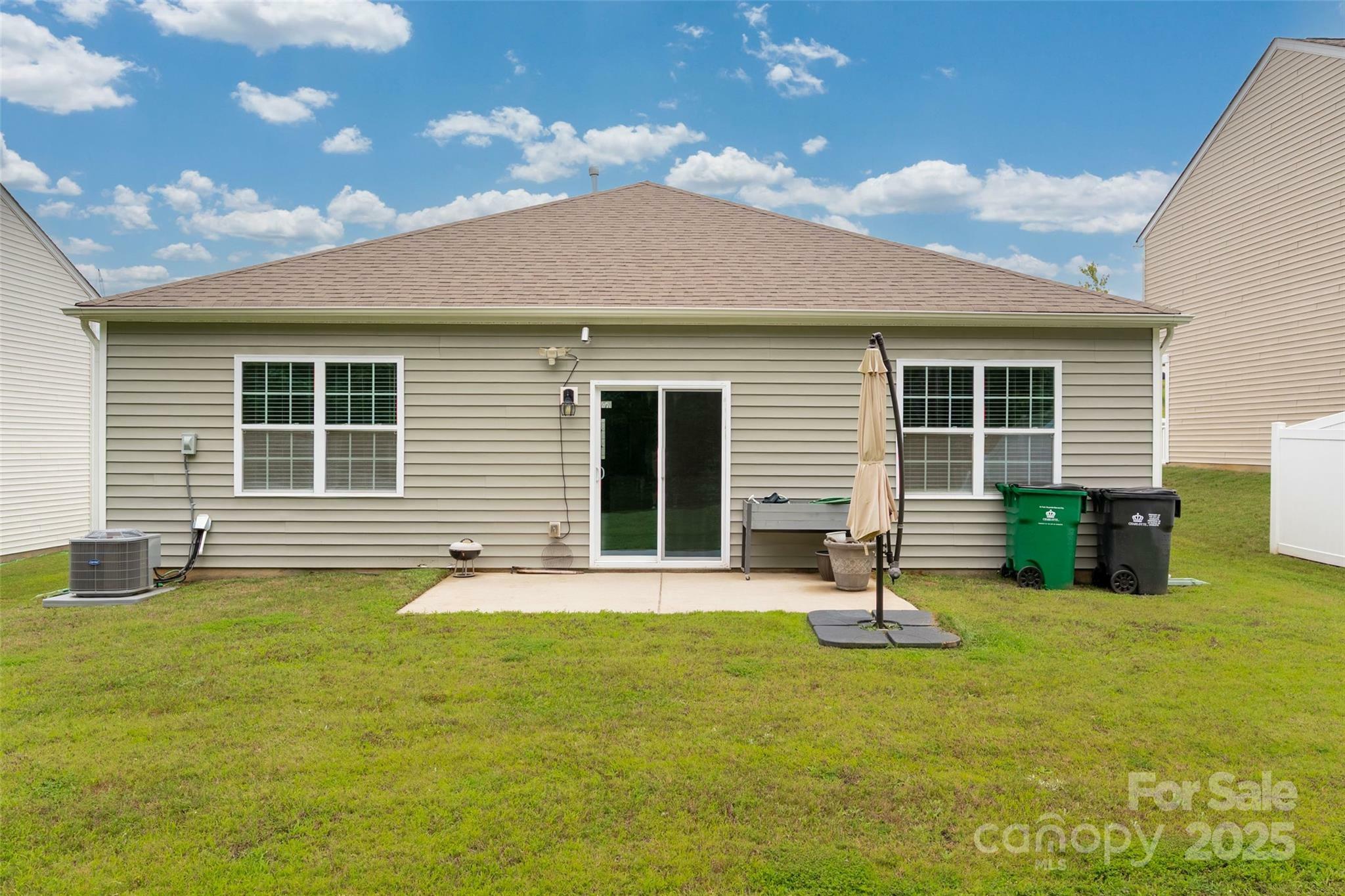 Property Photo:  10410 Bradstreet Commons Way  NC 28215 