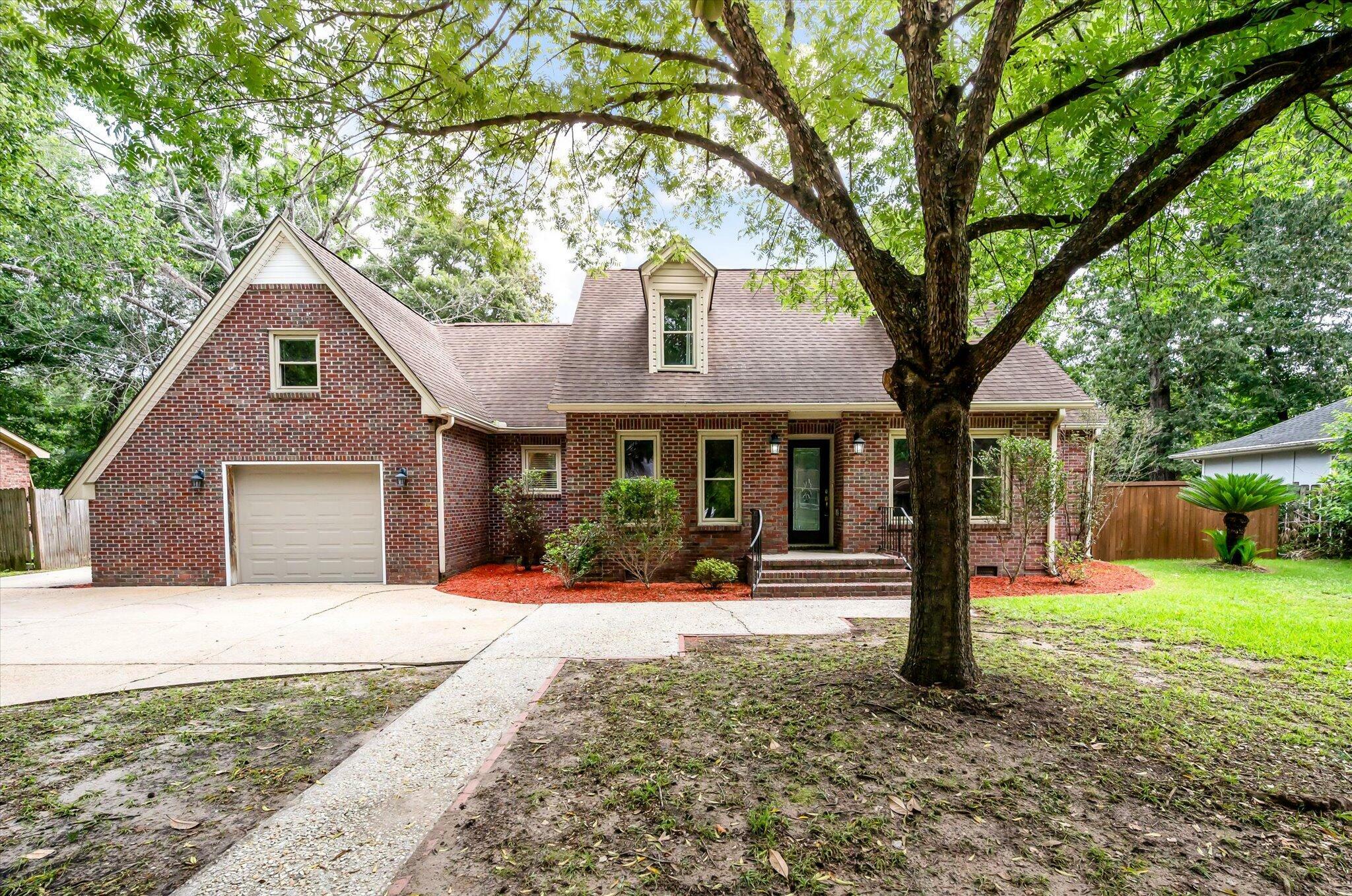 Property Photo: 129 Dunbury Drive SC 29485